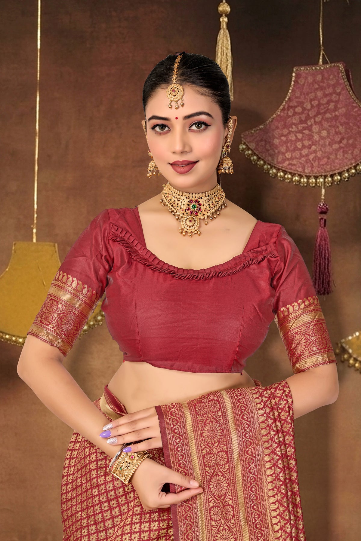 Maroon Silk Woven Banarasi Saree — blouse and border, close-up
